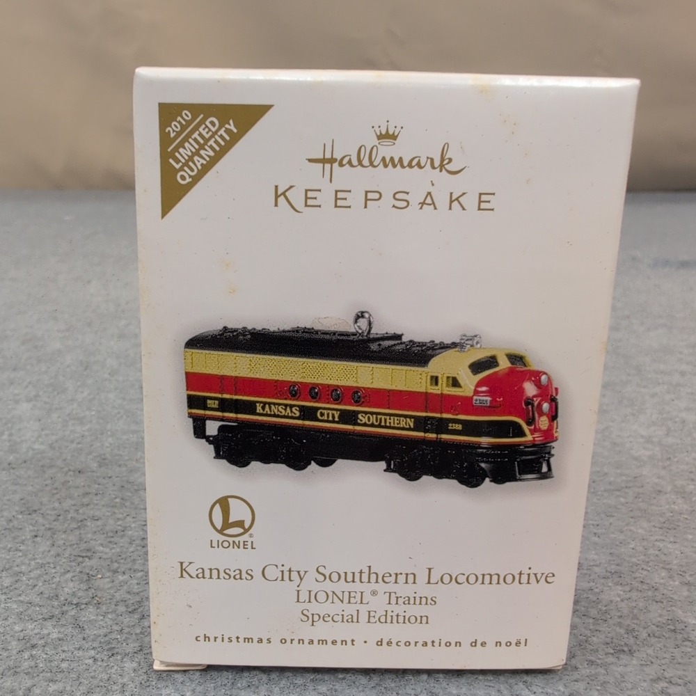 Hallmark 2010 Limited Kansas City Southern Locomotive Lionel Trains Ornament - Picture 1 of 4